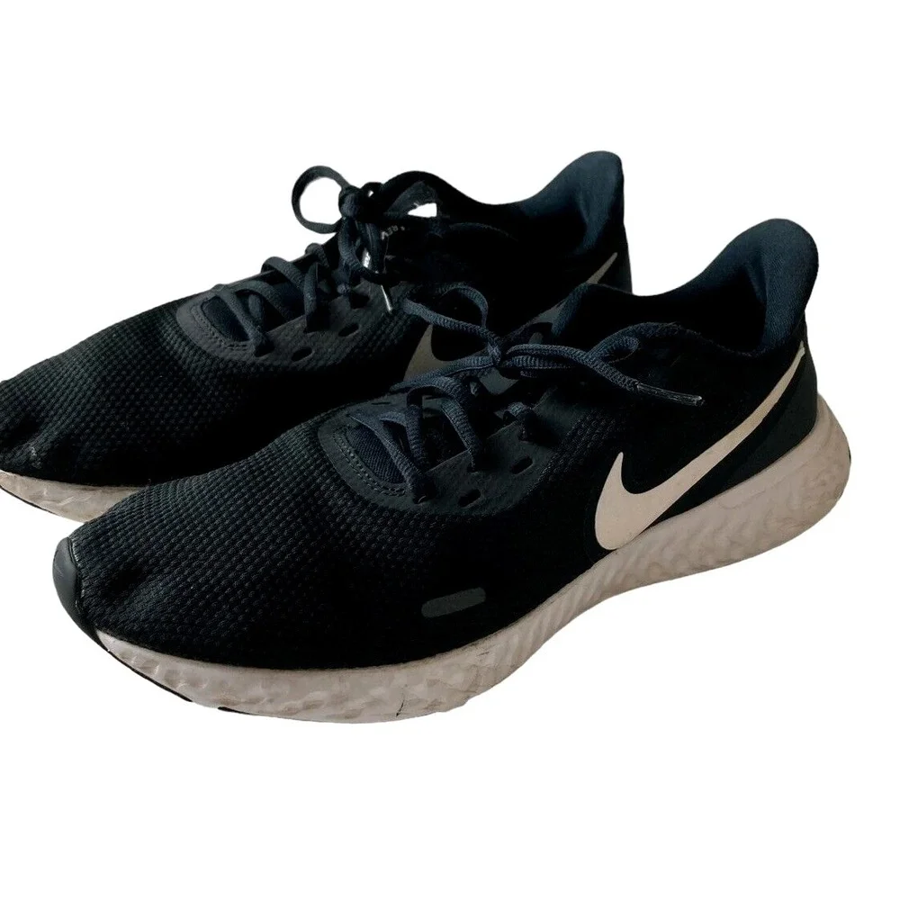 Nike Mens Revolution 5 BQ3204-002 Black White Low Top Lace Up Running Shoes 11.5